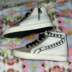 Just never wear anymore! In great condition